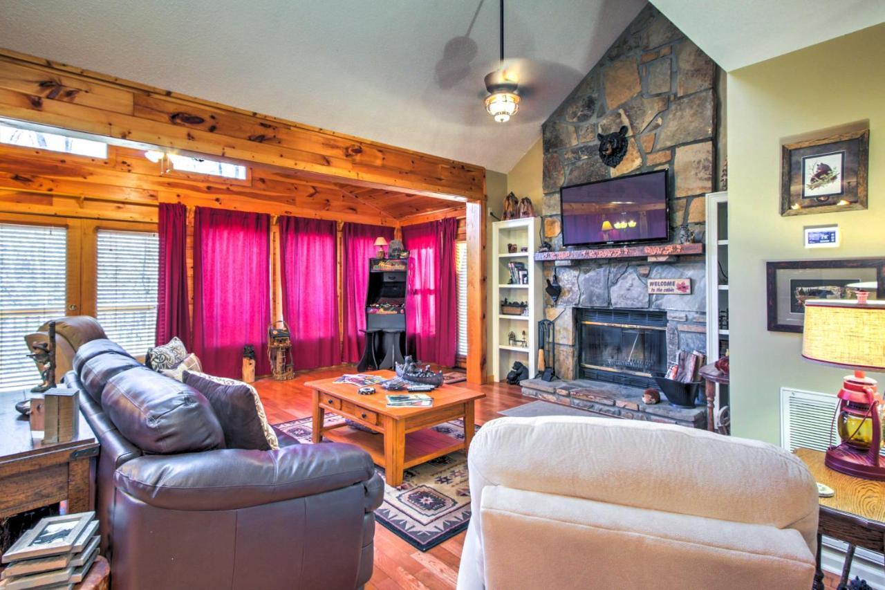 Tree Top Dream Cabin With Hot Tub In Gatlinburg! Villa Kültér fotó