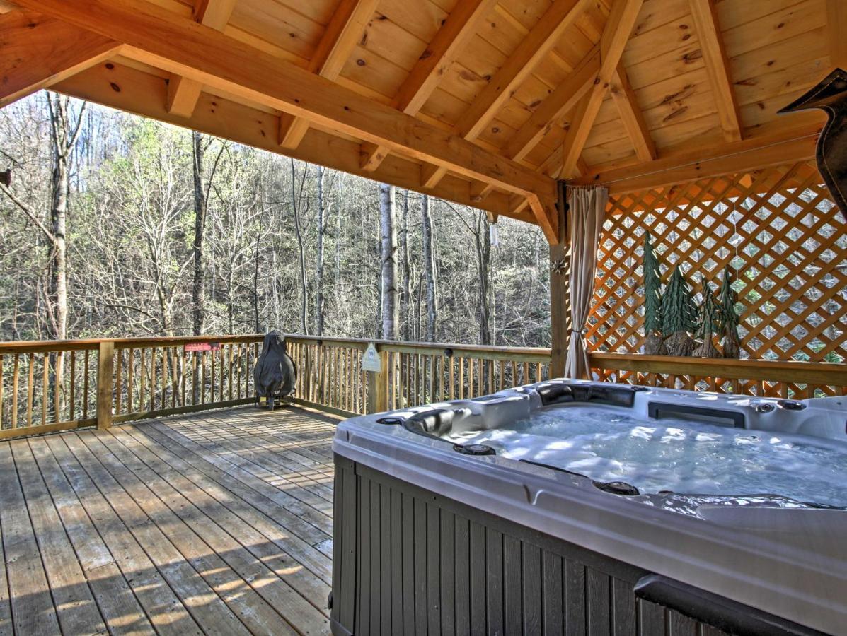 Tree Top Dream Cabin With Hot Tub In Gatlinburg! Villa Kültér fotó